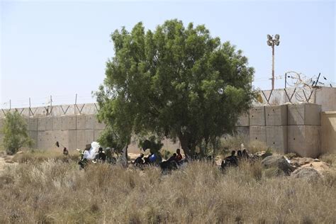Tunisia and Libya take 276 migrants stranded in desert border region, bring them to shelters