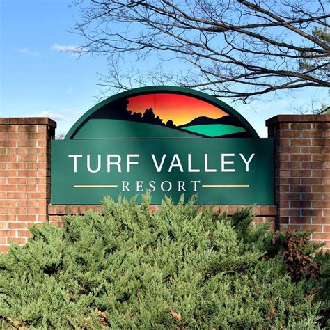 Turf valley. The management and staff of Turf Valley Resort proudly support our community through sponsorships, volunteerism, fundraising, and charities. Hosted Howard County High School Golf Program for over 10 years. Host of Blossoms of Hope Pink Champagne Luncheon, since 2008. Major sponsor of Annual Blossoms of Hope Golf Outing, since 2009. 