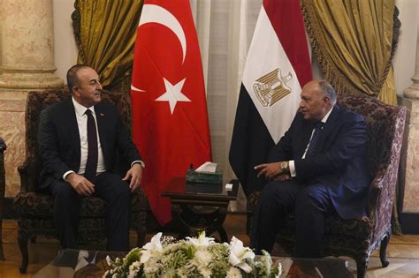 Turkey’s top diplomat visits Cairo in effort to mend ties