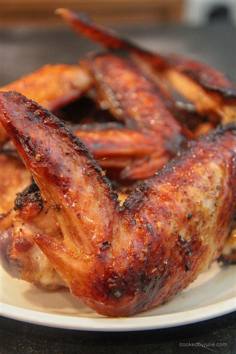 Turkey with wings. The turkey should cook at an internal temperature of at least 165 degrees Fahrenheit, and the oven temperature should be at least 325 degrees Fahrenheit. To check the internal temp... 
