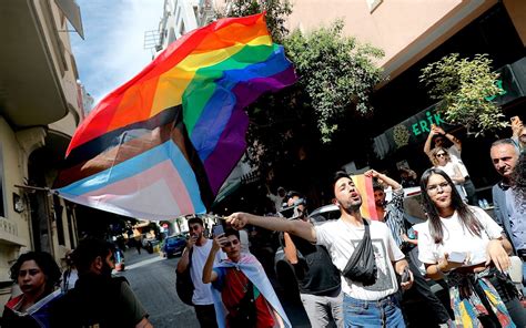 Turkish LGBTQ entertainers