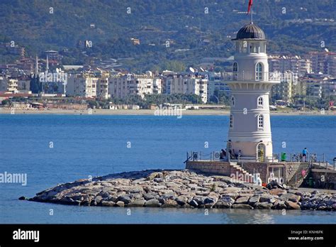 Turkish versions of To the lighthouse from the perspective of.