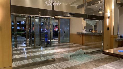 Turnberry towers shooting. A man who opened fire at a condominium complex near the Las Vegas Strip was shot by a security officer after the gunman's rifle jammed, according to court do... 