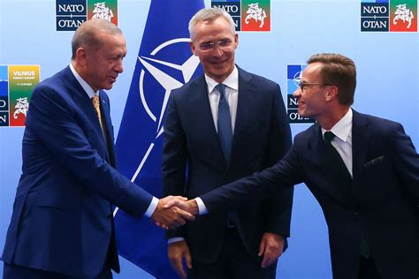 Turquía alega podría aprobar la membresía de Suecia en la OTAN