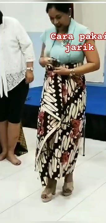 Tutorial Pakai Jarik: Tutorial Memakai Jarik Wiru untuk Fashion Sehari-hari TikTok image 1