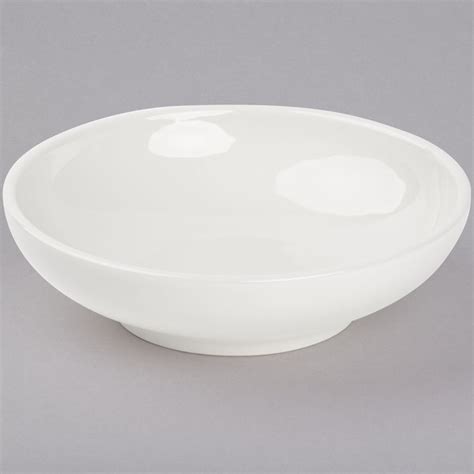 Tuxton BEB-3103 31 oz. Eggshell Coupe China Salad Bowl