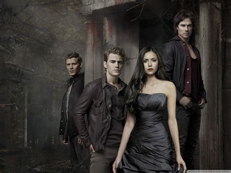Tvd season 6. Synopsis. Season six follows the characters’ journey back to each other as they explore the duality of good versus evil inside themselves. Michael Malarkey joins the cast as Enzo, an old vampire friend from Damon’s past, and Matt Davis reprises his role as Alaric Saltzman, recently returned from The Other Side. 