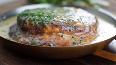 Twice-baked cheese soufflé with Roquefort cream - Food