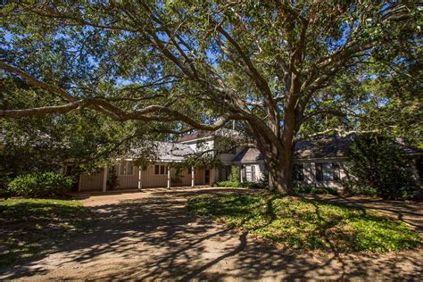 Twin Oaks Plantation - Hall and Hall