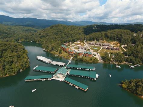 Twin cove marina. Twin Cove Marina and Resort is a full service marina located in Caryville, TN on Norris Lake. The marina offers vacation rentals - cabin and condos, boat rentals, party pontoons rentals, ski boat rentals, jet ski rentals, kayak and SUP rentals, covered bo ... 