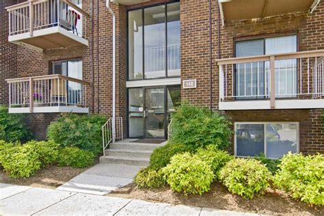 Twin Coves. $1,469 - $2,034 per month; 1-3 Beds; 156 Hammerlee Rd, Glen Burnie, MD 21060. ... Glen Burnie, MD and offers newly renovated One &amp; Two Bedroom apartments ranging in size from 700 to 800 sq. ft. newly renovated apartments include upgraded stainless steel appliances .... 