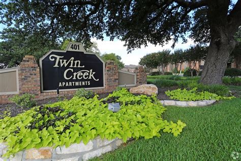 Twin creek dr. 812 Twin Creek Dr, Desoto, TX 75115 is currently not for sale. The 1,693 Square Feet single family home is a 3 beds, 2 baths property. This home was built in 1987 and last sold on 2023-10-27 for $--. 