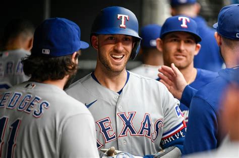 Twins’ bullpen blowup leads to 6-2 loss against Rangers