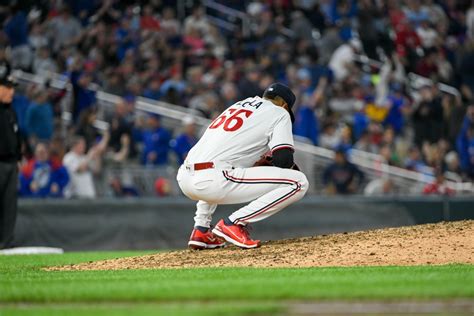 Twins’ bullpen gives up five runs in loss to Cubs, offense mostly quiet