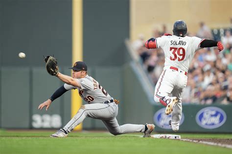 Twins fall again to formerly skidding Tigers, 7-1