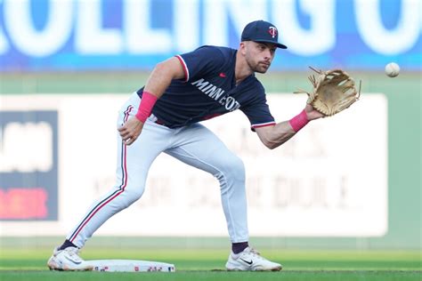 Twins to get Edouard Julien some experience at first base