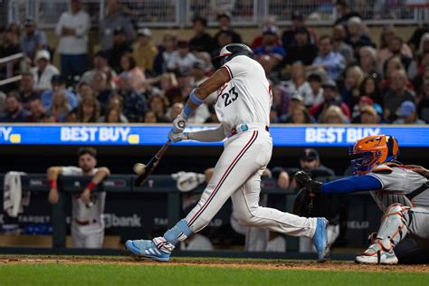 Twins use three-run seventh to pull past Mets, 5-2