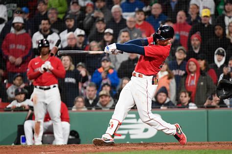 Twins walked off by Red Sox in wild loss