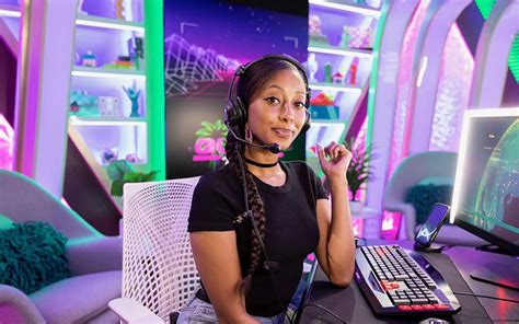 Twitch Streamer Storymodebae Is Here to Make an Impact