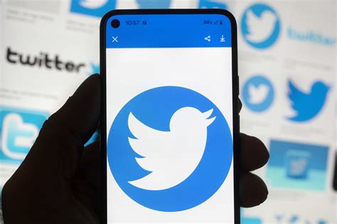 Twitter begins removing blue checks from users who don’t pay