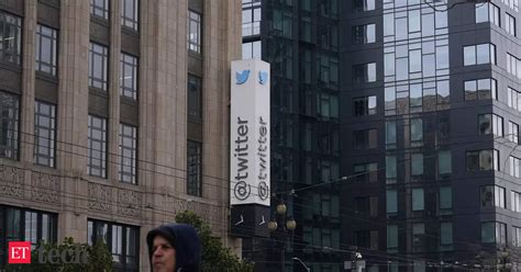 Twitter is hit with dozens of legal complaints by ex …