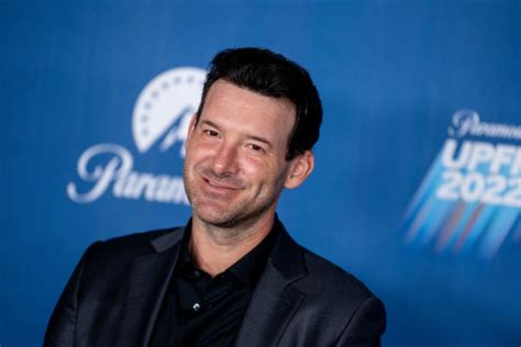 Twitter responds to Tony Romo nearly saying n-word on live TV