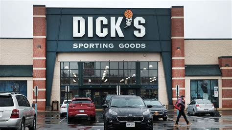 Two arrested for retail theft at Dick's Sporting Goods in Santa Rosa