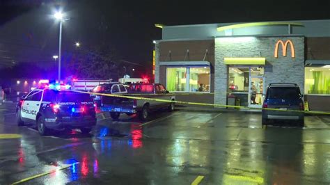 Two dead after shooting outside Florida McDonald’s, police say