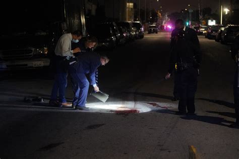Two killed in Oakland shooting, stabbing early Saturday