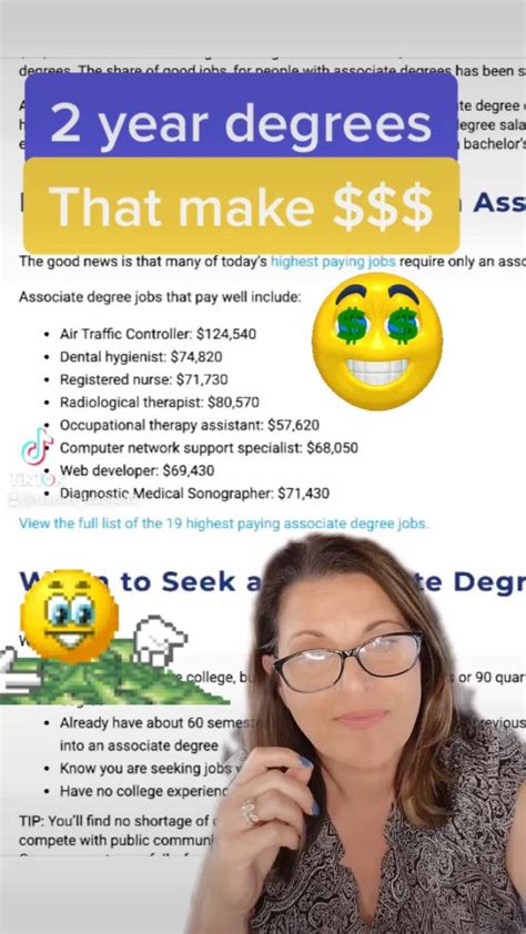 Two year degrees that pay well. Jobs in government and public service that require a bachelor's degree and pay over $100,000 a year. Below is a list of five jobs in government and public service that earn over $100,000 a year with a bachelor's degree: 1. Aeronautical engineer. National average salary: $102,503 per year Primary duties: Aeronautical engineers are … 