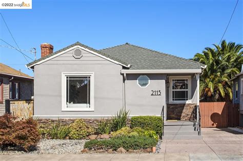 Two-bedroom home in Oakland sells for $1.9 million