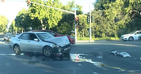 Two-car crash in Palo Alto closes street near Stanford