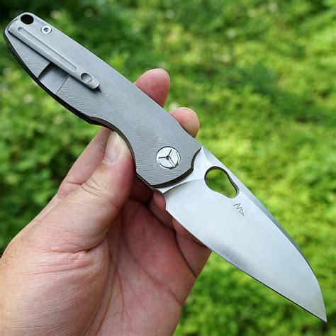 TwoSun Folding Knife Gray Titanium Handle M390 Plain Edge TS328. sku - TS328. TwoSun (2) Write a Review ... Blade Material: M390. Plain Edge . 59-61HRC. Handle Length: 5.0" Gray Titanium Handle . Liner Lock. Weight: 4.97oz. Designed By: Night Morning Design & Tepe Designs..