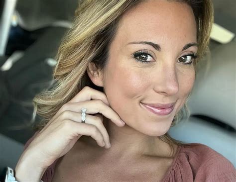TikTok personality who became known for filming vlogs in her car while picking up her children from school. She had amassed more than 60,000 followers on her theschoolpickuplinemom account before it was disabled. She has also been known for her private content on her Onlyfans account as well as her txreemarie_disruptive Instagram …. 