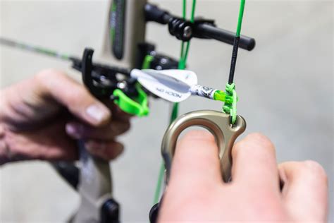 Tying A D Loop On A Bow: Essential Bowhunting Skills …