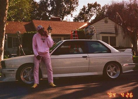 Tyler The Creator Pink Car : Bmw E30 tilamuski