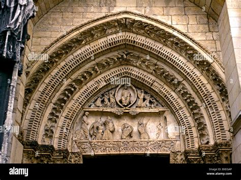 Tympanum (architecture) - Wikipedia