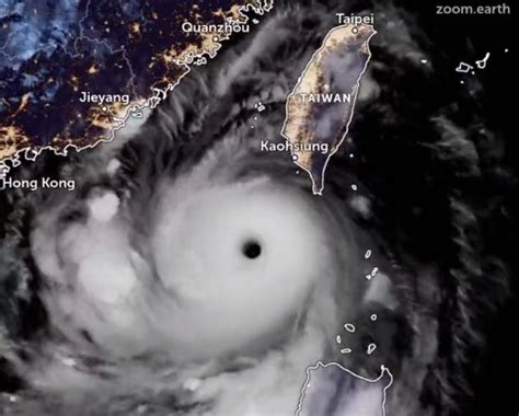 Typhoon Saola churns toward south China, suspending transport and delaying the school year