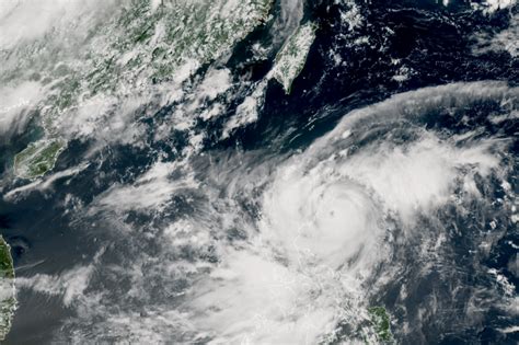 Typhoon Saola lashes northern Philippines and heads toward Taiwan, southern China