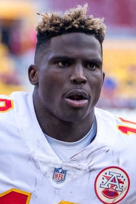 Tyreek hill 40 yard dash time. Tyreek Hill is one of the fastest players in the NFL and the world, with a 4.29 40-yard dash time. Learn more about his speed, achievements, and highlights as a wide receiver for the Kansas City Chiefs. 