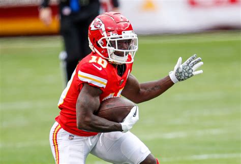 Tyreek hill gloves. January 5, 2024. by Staff. This article contains information about American professional gridiron football player Tyreek Hill’s brand endorsement deals and … 