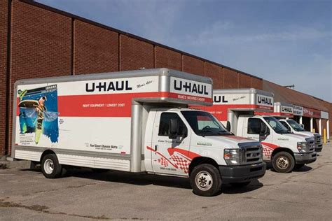U-Haul 20-Foot Truck. What Can it Hold: 2 Bedroom Home to 3 Bedroom Apartment. Miles Per Gallon: 10 MPG. Starting Cost: $39.95 plus mileage. Is your family growing? Moving …. U haul 20 foot truck