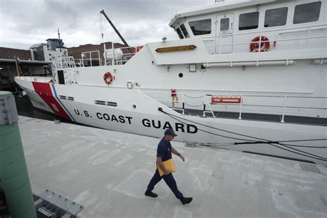 U.S. Coast Guard and cruise line save 12 passengers after boat sinks near Dominican Republic