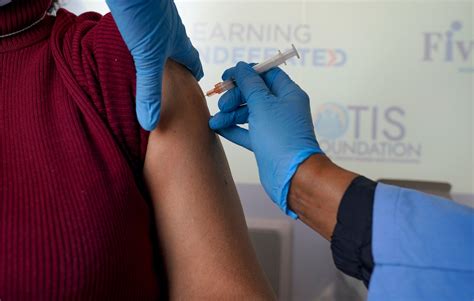 U.S. lifting COVID-19 vaccine mandate at Canadian border