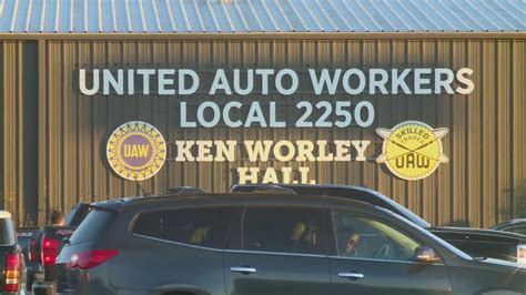 UAW Wentzville workers reject to ratify GM contract offer