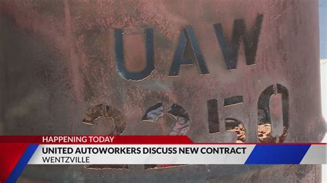 UAW autoworkers discussing new contract today
