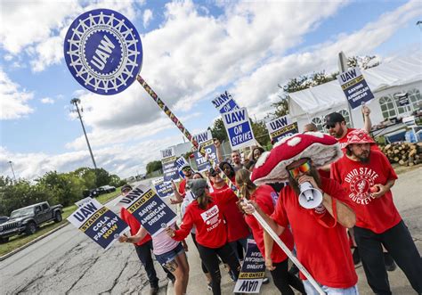 UAW gives Friday deadline for progress in talks and dismisses Trump plans to speak with auto workers