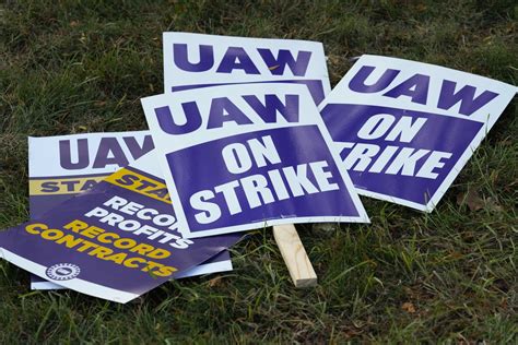 UAW reaches deal with General Motors that ends strikes against Detroit automakers pending votes