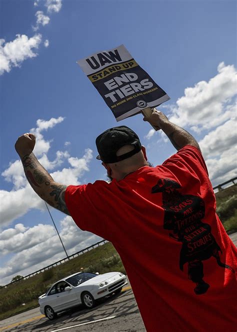UAW threatens to expand strike if no progress by Friday