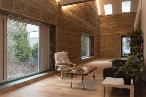 UBC students construct one of Canada’s first ‘carbon-minimal’ hempcrete buildings.